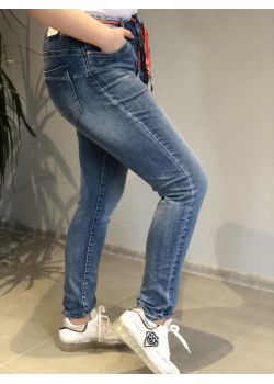 Spodnie jeansy shiny z ozdobną szarfą Itaimaska