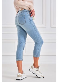 Spodnie jeansy z ozdobnymi naszywaniami